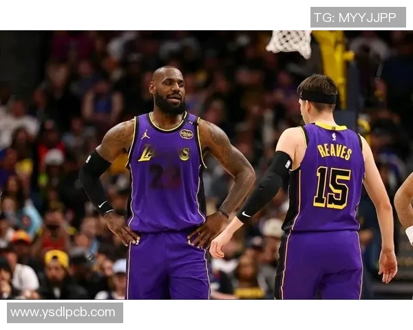 火箭队与湖人队激战正酣2018年10月21日精彩回顾与分析